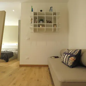  Apartment Ariosti Italy
