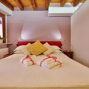  Apartment La Casetta A Santo Stefano Italy